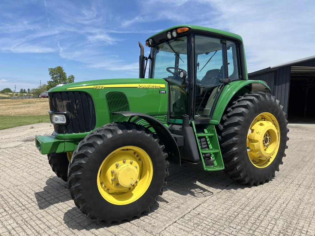 John Deere 7320 Equipment Image0