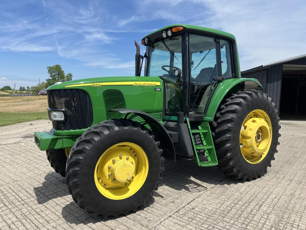 Image of John Deere 7320 Primary image