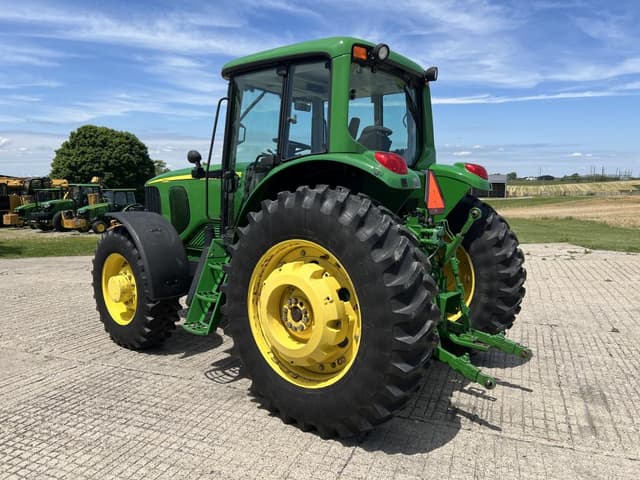Image of John Deere 7320 equipment image 3