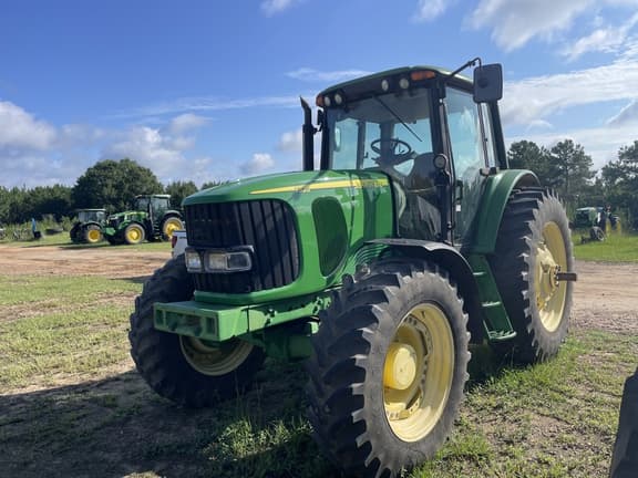 Image of John Deere 7320 equipment image 1