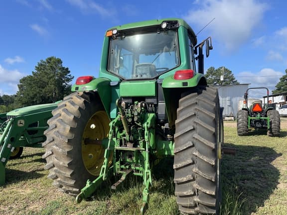 Image of John Deere 7320 equipment image 3
