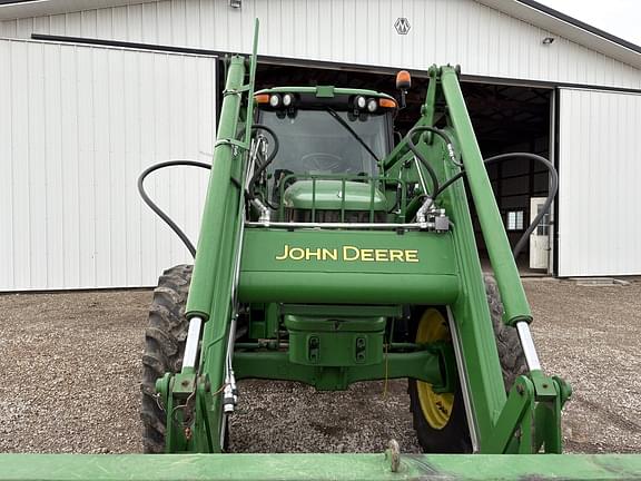 Image of John Deere 7320 equipment image 3