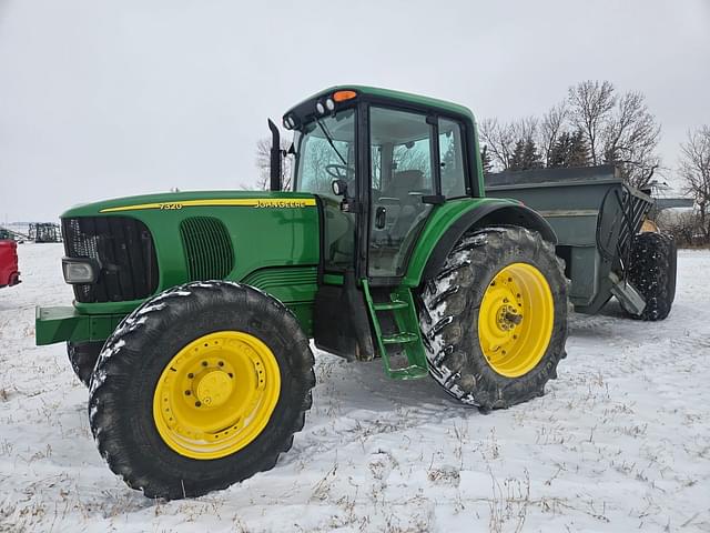 Image of John Deere 7320 equipment image 1