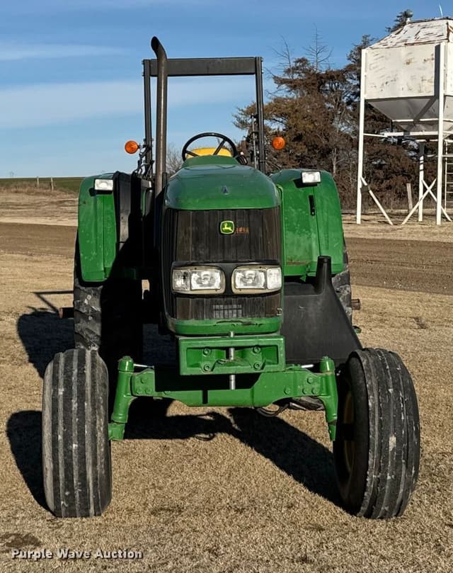 Image of John Deere 7320 equipment image 1