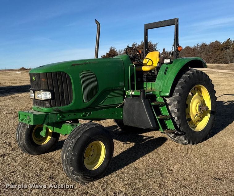 2003 John Deere 7320 Equipment Image0