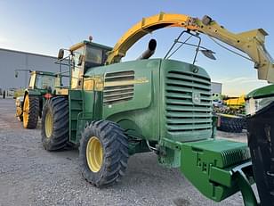 Main image John Deere 7400 5