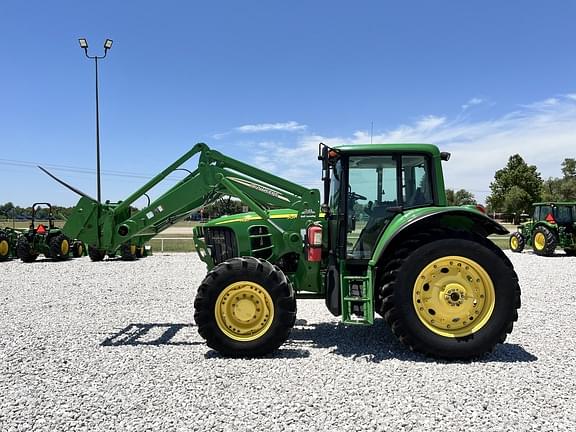 Image of John Deere 7420 equipment image 1