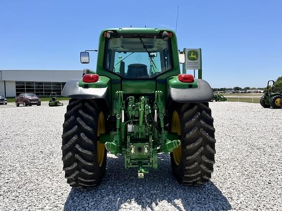 Image of John Deere 7420 equipment image 3