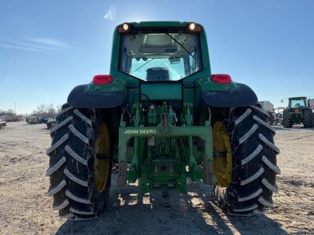 Image of John Deere 7420 equipment image 3