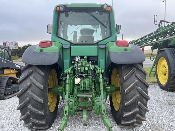 Image of John Deere 7420 equipment image 4