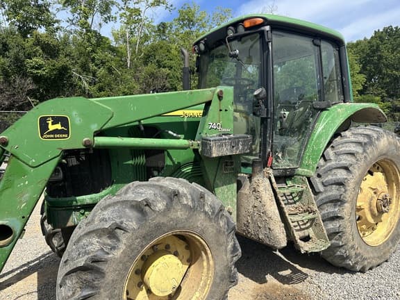 Image of John Deere 7420 equipment image 2