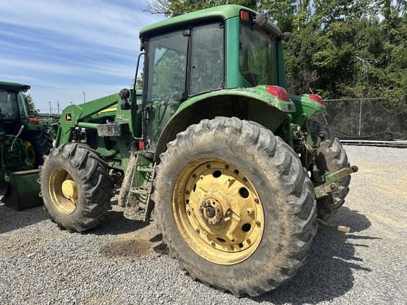 Image of John Deere 7420 equipment image 1