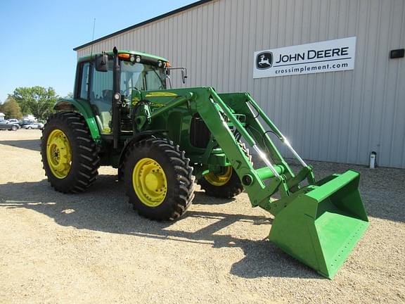 Image of John Deere 7420 equipment image 1