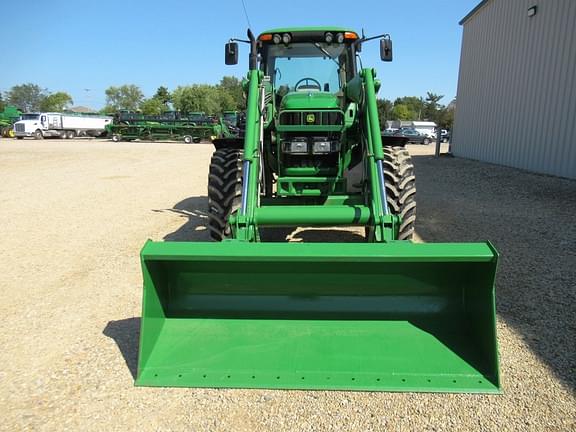 Image of John Deere 7420 equipment image 4