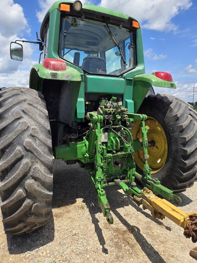 Image of John Deere 7420 equipment image 3