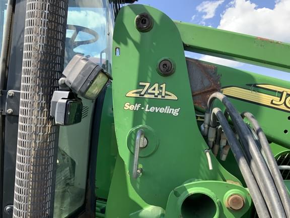 Image of John Deere 7420 equipment image 2