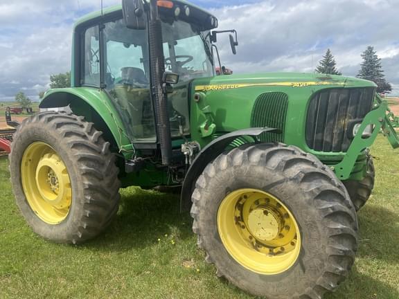 Image of John Deere 7420 equipment image 1