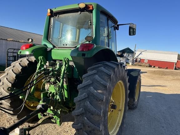 Image of John Deere 7420 equipment image 2