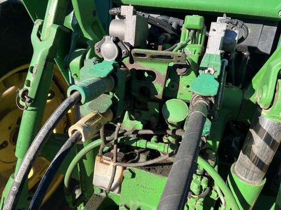 Image of John Deere 7420 equipment image 3