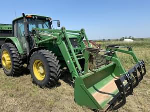 2003 John Deere 7420 Image