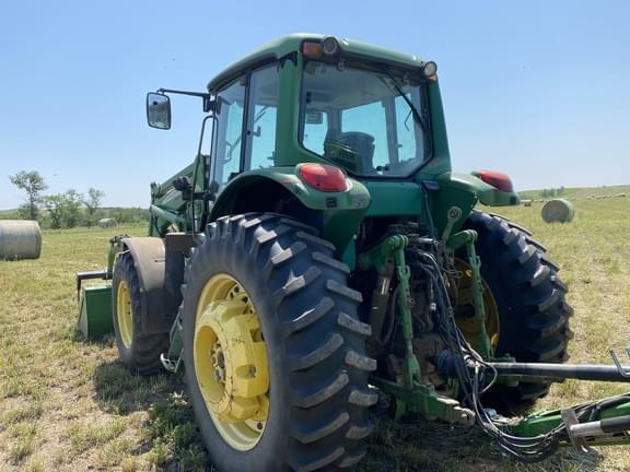 Image of John Deere 7420 equipment image 2