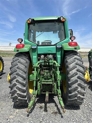 Image of John Deere 7420 equipment image 2