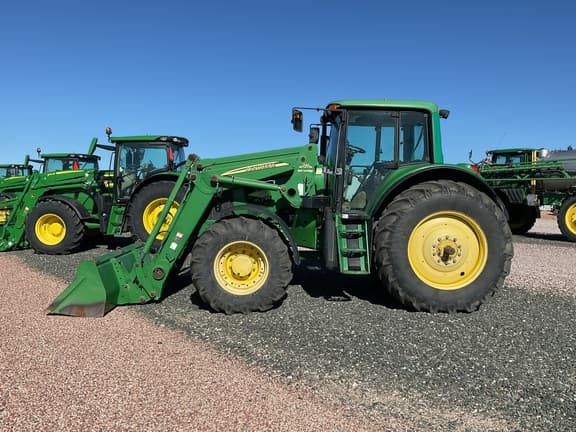 Image of John Deere 7420 equipment image 4