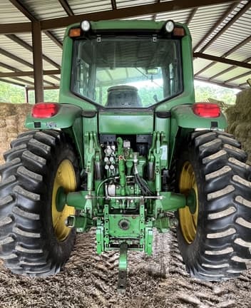 Image of John Deere 7420 equipment image 4