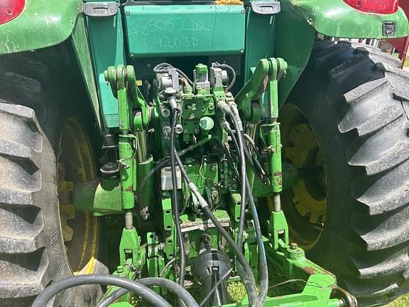 Image of John Deere 7420 equipment image 4
