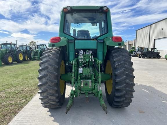 Image of John Deere 7420 equipment image 2