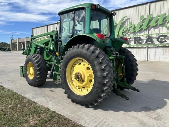 Image of John Deere 7420 equipment image 1