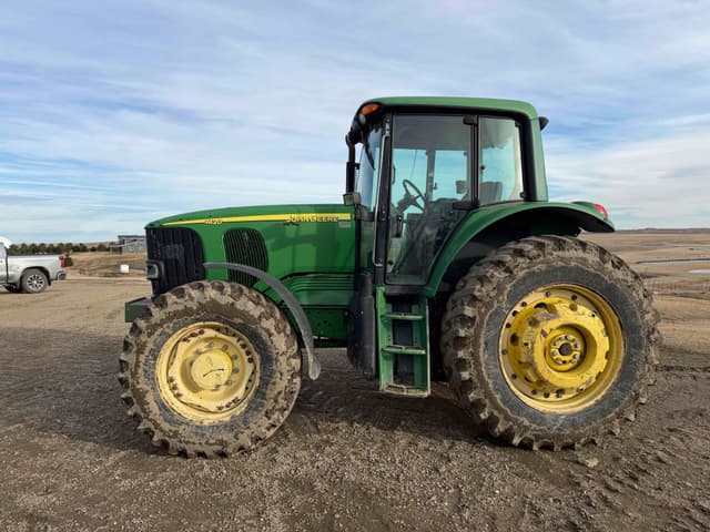 Image of John Deere 7420 equipment image 1