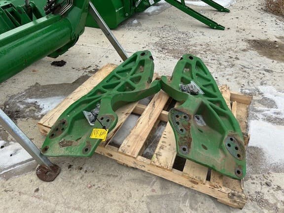 Image of John Deere 746 equipment image 4