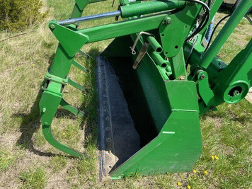 Main image John Deere 746
