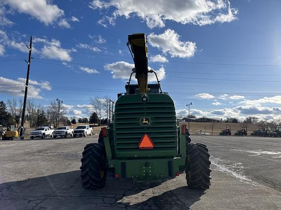 Image of John Deere 7500 equipment image 3