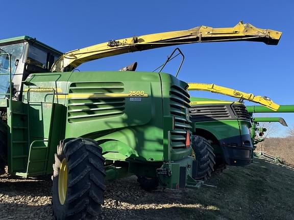 Image of John Deere 7500 equipment image 2