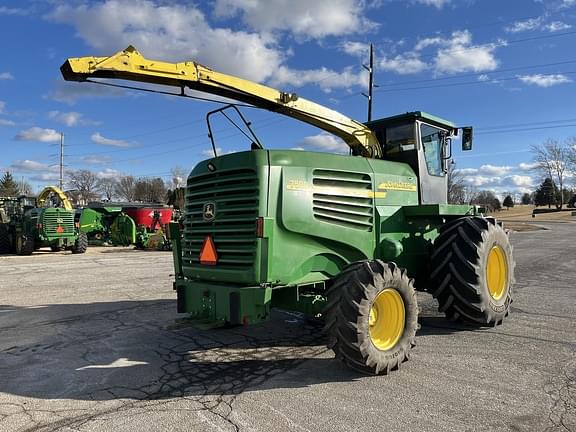 Image of John Deere 7500 equipment image 4