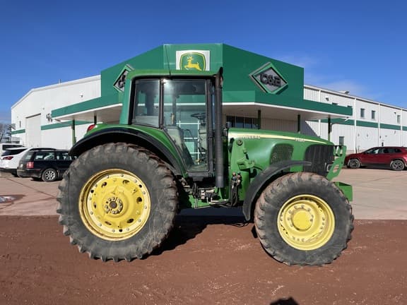 Image of John Deere 7520 Primary image
