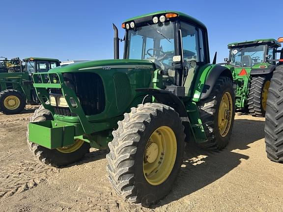 Image of John Deere 7520 Primary image