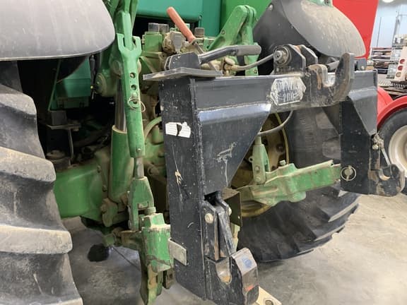Image of John Deere 7520 equipment image 3