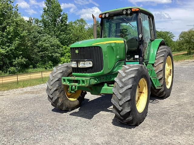 Image of John Deere 7520 equipment image 4