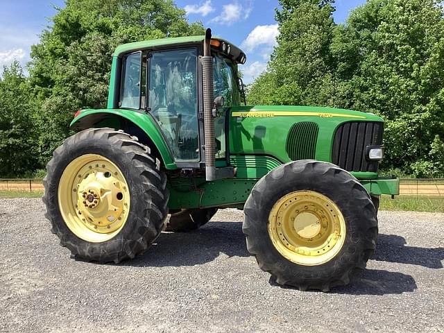 Image of John Deere 7520 equipment image 1