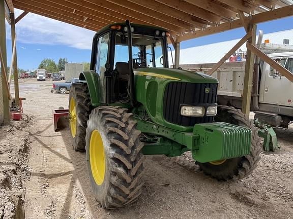 Image of John Deere 7520 equipment image 3