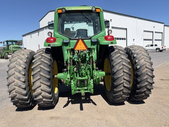 Image of John Deere 7520 equipment image 3