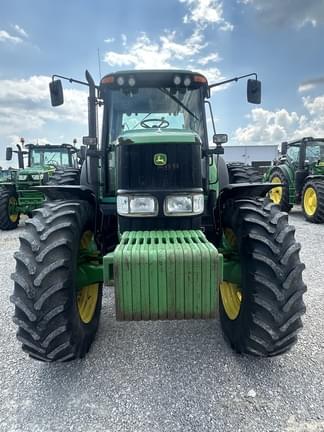 Image of John Deere 7520 equipment image 2