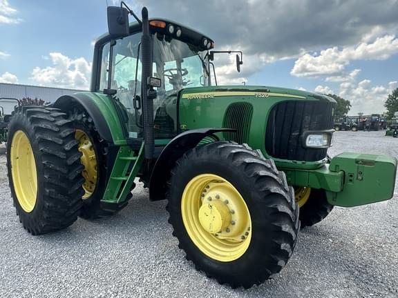 Image of John Deere 7520 equipment image 3