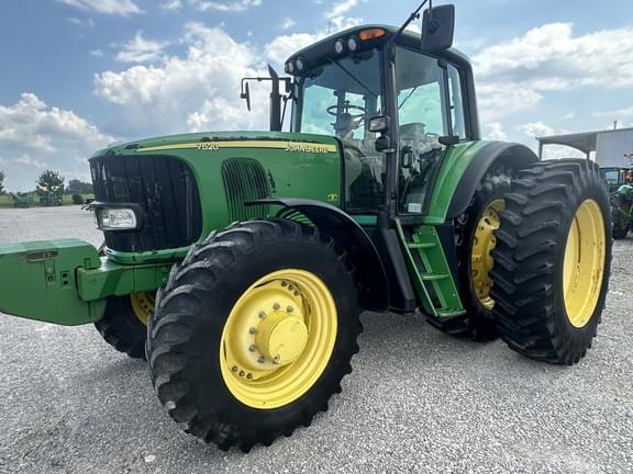 Image of John Deere 7520 Primary image