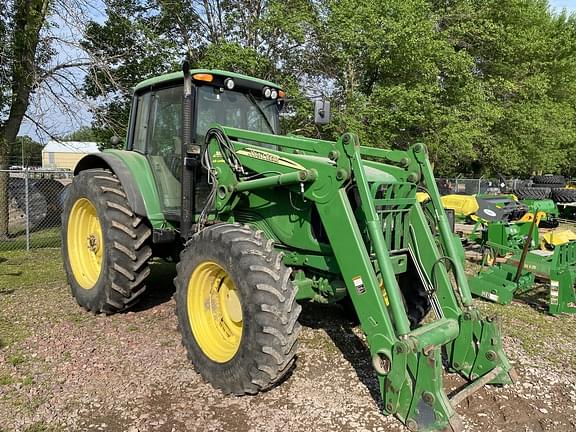 Image of John Deere 7520 Primary image