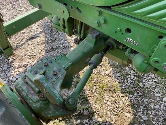 Image of John Deere 7520 equipment image 4