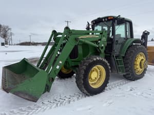 2003 John Deere 7520 Image